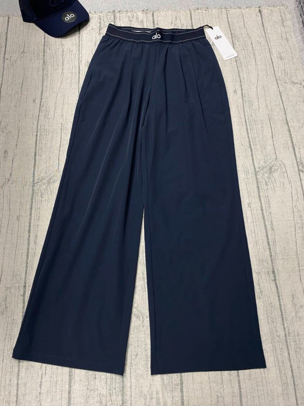 ALO Yoga Suit Up Trouser|Navy Blue (Regular)😄Wide Leg|Chic|Length 30" Inseam😆 - Picture 2 of 8